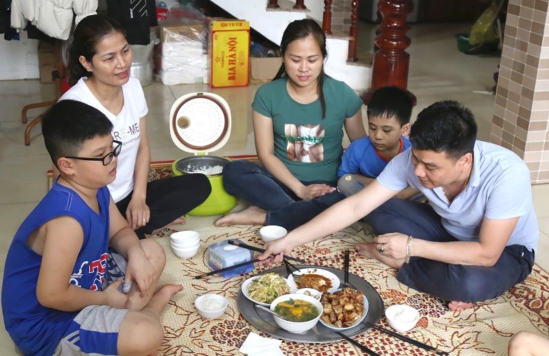 Gia đình anh Hiệp đang ở tạm nhà anh trai tại phường Bến Thủy, thành phố Vinh.