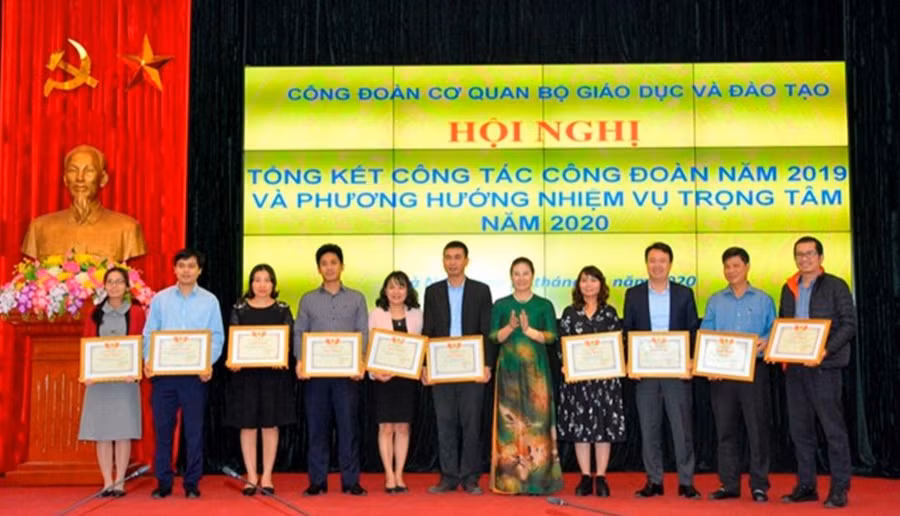 Nhiều cán bộ, đoàn viên công đoàn hoàn thành xuất sắc nhiệm vụ được giao.