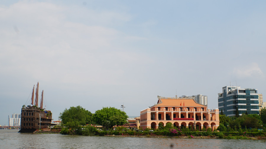Nhấn vào ảnh để phóng to Bến Nhà Rồng nằm bên bờ sông Sài Gòn, nơi người thanh niên Nguyễn Tất Thành ra đi tìm đường cứu nước.