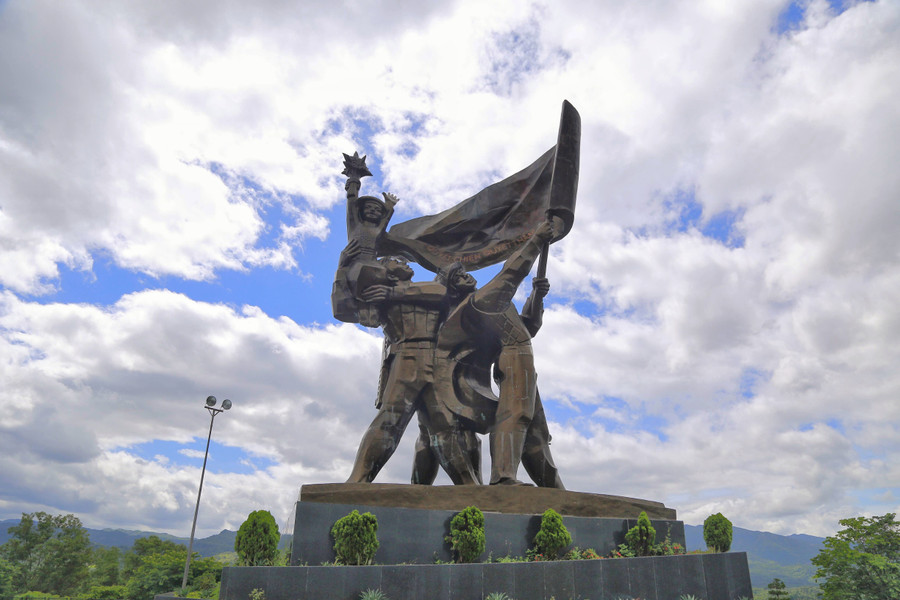 Tượng đài chiến thắng Điện Biên Phủ được đặt trên đồi D1, nằm ở vị trí trung tâm TP Điện Biên Phủ (Điện Biên). Ảnh: ITN. Tượng đài chiến thắng Điện Biên Phủ được đặt trên đồi D1, nằm ở vị trí trung tâm TP Điện Biên Phủ (Điện Biên). Ảnh: ITN.