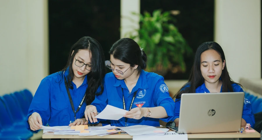 Sinh viên Trường Đại học Thương mại (Hà Nội). Ảnh: NTCC