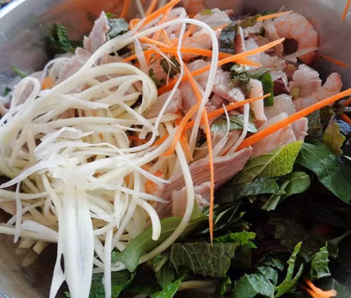 Cách làm gỏi đu đủ tôm thịt đơn giản mà ngon - 2