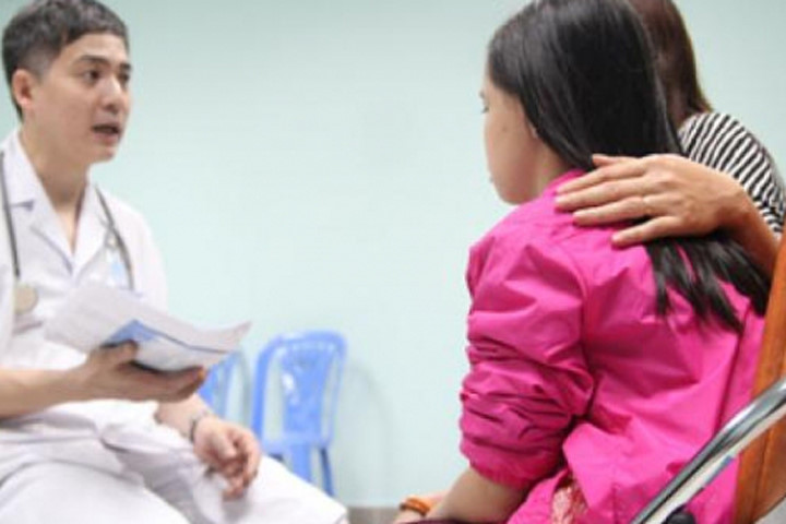 Suốt 5 năm qua, ông bố trẻ cần mẫn làm việc này hàng tháng vì con dậy thì từ khi 2 tuổi
