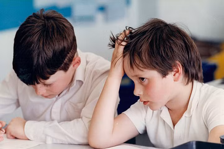 Học sinh Anh sắp không phải làm bài kiểm tra