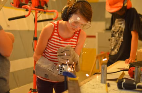 15 truong hoc ky la nhat tren the gioi - Anh 6