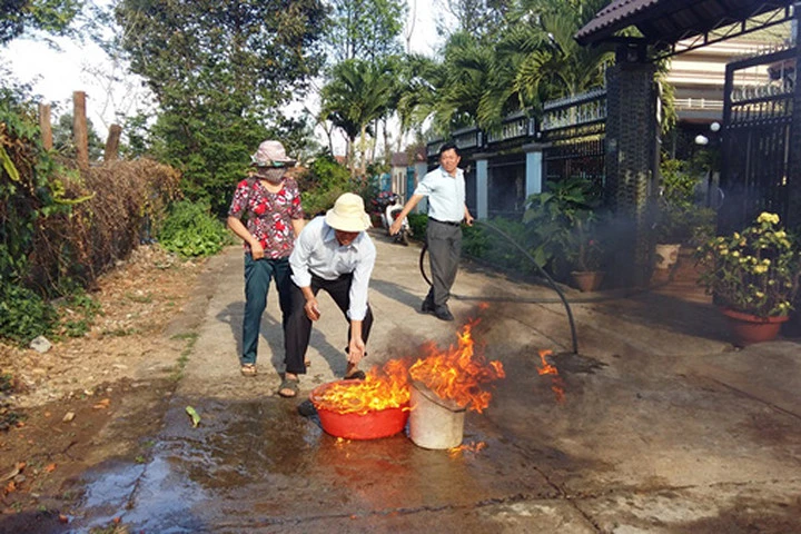 Hoang mang nước giếng bốc cháy ở Buôn Ma Thuột