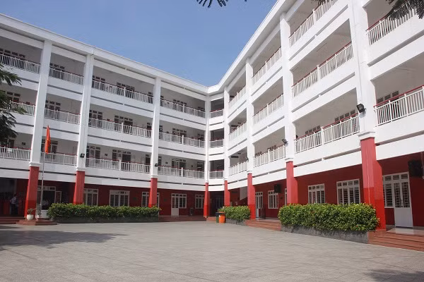 Cơ sở vật chật khang trang của Trường THCS Âu Lạc