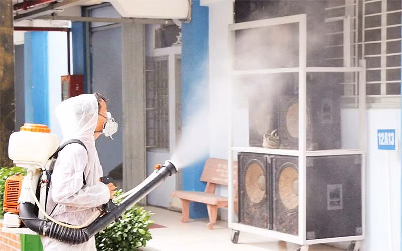 Nhân viên y tế học đường đóng vai trò quan trọng trong phòng, chống dịch Covid-19. Ảnh: IT