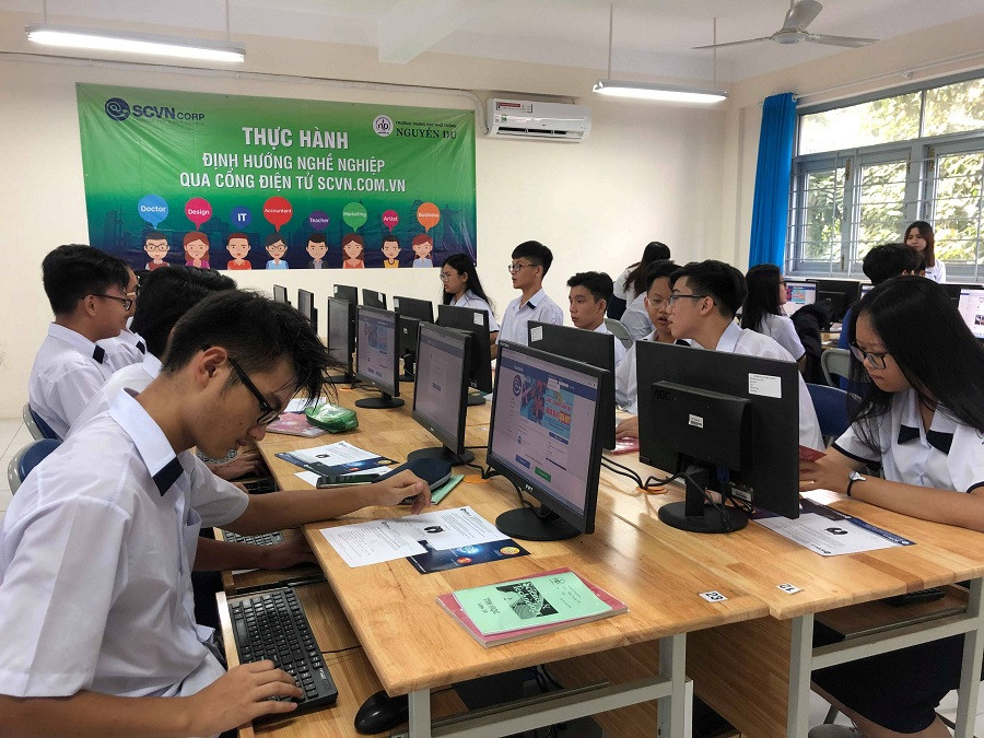 Học sinh khối 10 được sắp xếp lịch làm bài khảo sát theo từng lớp