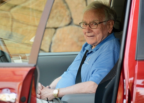 warren-buffett-1799-1427710539.jpg