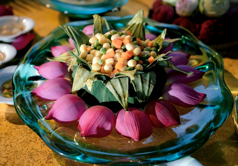 Ảnh minh họa: INT. Ảnh minh họa: INT.