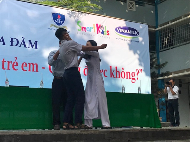 Kỹ năng sống được tổ chức trong các giờ sinh hoạt trong nhà trường