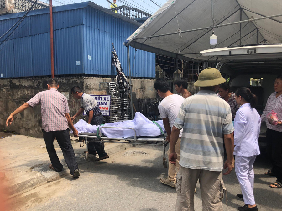 Nạn nhân tử vong đã được đưa về nhà làm lễ an táng Nạn nhân tử vong đã được đưa về nhà làm lễ an táng