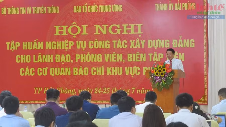 Thứ trưởng Bộ Thông tin và Truyền thông Hoàng Vĩnh Bảo phát biểu tại hội nghị
