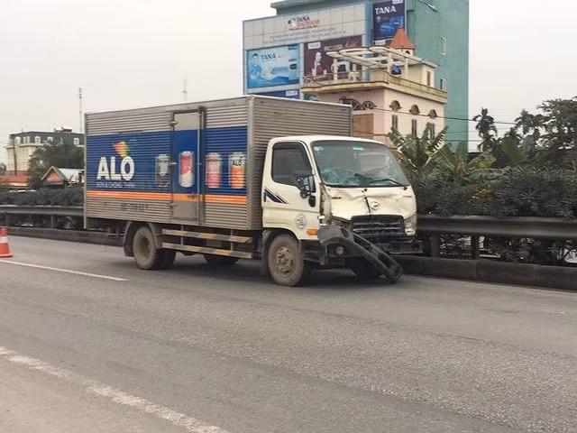 Chiếc xe tải gây tai nạn Chiếc xe tải gây tai nạn