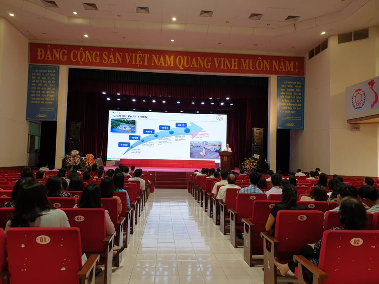 Quang cảnh Hội nghị tổng kết năm học 2018-2019 và triển khai phương hướng, nhiệm vụ năm 2019-2020 ngành học GDTX, chuyên nghiệp và đại học của Sở GD&ĐT Hải Phòng Quang cảnh Hội nghị tổng kết năm học 2018-2019 và triển khai phương hướng, nhiệm vụ năm 2019-2020 ngành học GDTX, chuyên nghiệp và đại học của Sở GD&ĐT Hải Phòng