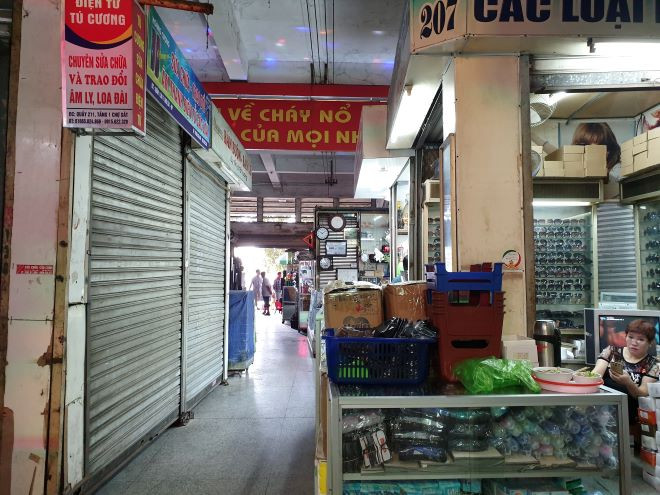 Hoạt động của chợ Sắt không hiệu quả, có nhiều gian hàng đóng cửa Hoạt động của chợ Sắt không hiệu quả, có nhiều gian hàng đóng cửa