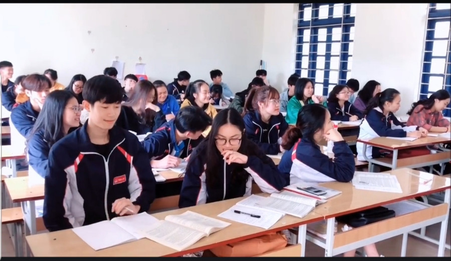Học sinh Trường THPT Tiên Yên trong một giờ học đầu năm học 2018-2019 ( Ảnh internet) Học sinh Trường THPT Tiên Yên trong một giờ học đầu năm học 2018-2019 ( Ảnh internet)