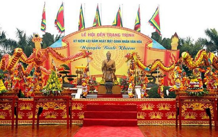 Lễ hội đền thờ Trạng Trình Nguyễn Bỉnh Khiêm năm 2019. Lễ hội đền thờ Trạng Trình Nguyễn Bỉnh Khiêm năm 2019.
