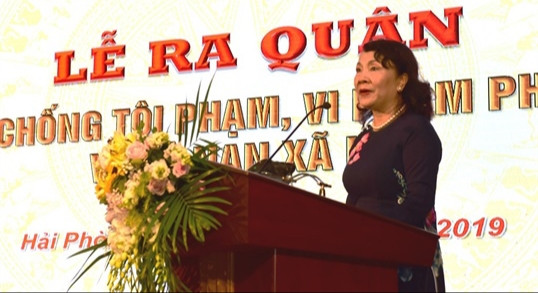 Thứ trưởng Bộ GD&ĐT Nguyễn Thị Nghĩa phát biểu tại buổi lễ Thứ trưởng Bộ GD&ĐT Nguyễn Thị Nghĩa phát biểu tại buổi lễ