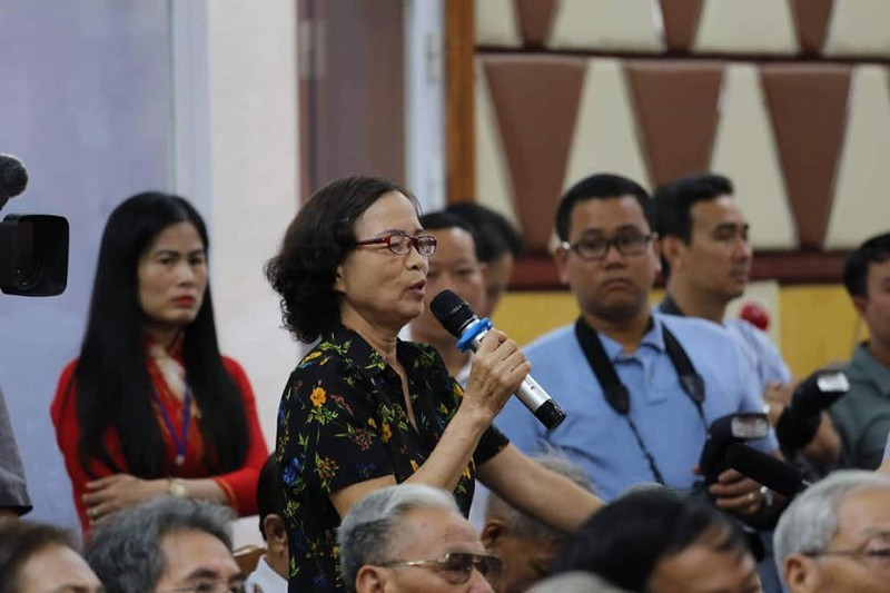 Cử tri huyện Thủy Nguyên nêu ý kiến tại buổi tiếp xúc. Cử tri huyện Thủy Nguyên nêu ý kiến tại buổi tiếp xúc.