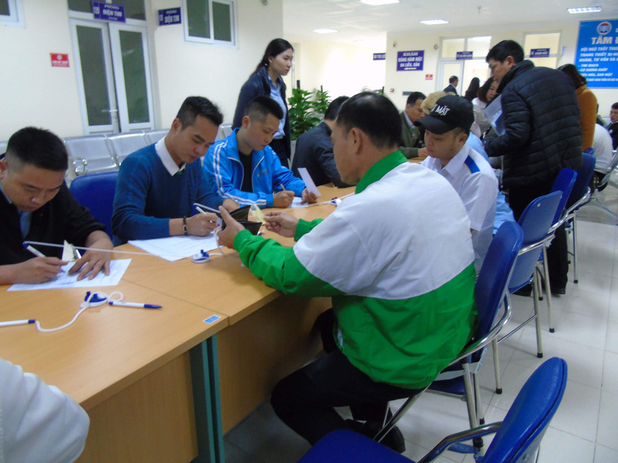 Việc khám sức khỏe cho lái xe là một hoạt động thường niên của Ban An toàn giao thông tỉnh Hải Dương