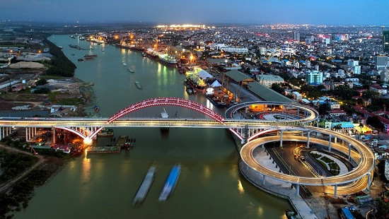 Cây cầu vòm thép có hình "Cánh chim biển" Cây cầu vòm thép có hình "Cánh chim biển"