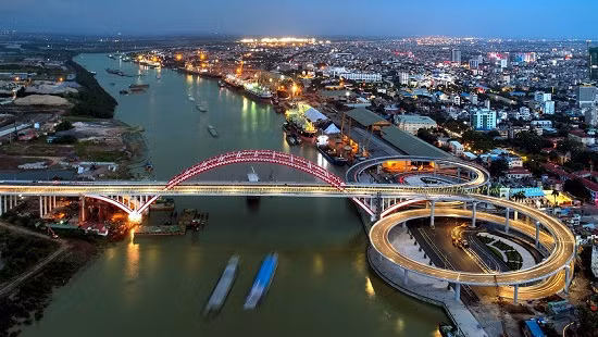 Cây cầu vòm thép có hình "Cánh chim biển"