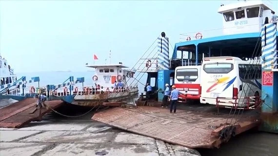 Bến phà Gót- Cái Viềng nơi 11 cán bộ, nhân viên bán vé quay vòng, trục lợi bất chính