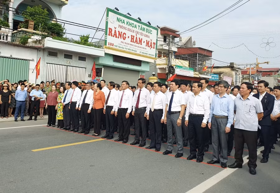 Lãnh đạo thành phố dự lễ khánh thành dự án