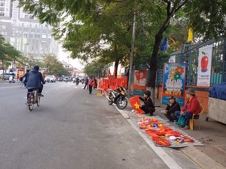 Tuyến đường Lạch Tray lúc 15 giờ chiều 10/12 Tuyến đường Lạch Tray lúc 15 giờ chiều 10/12