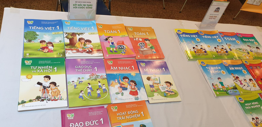 Gian giới thiệu sách Gian giới thiệu sách