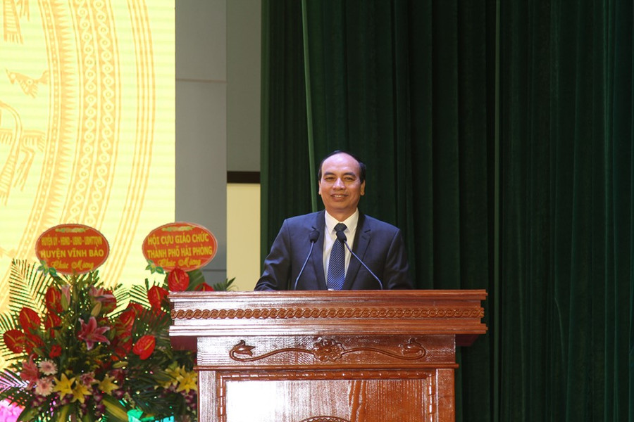 Phó Giám đốc Sở GD&ĐT Hải Phòng Đỗ Văn Lợi phát biểu tại lễ kỷ niệm Phó Giám đốc Sở GD&ĐT Hải Phòng Đỗ Văn Lợi phát biểu tại lễ kỷ niệm