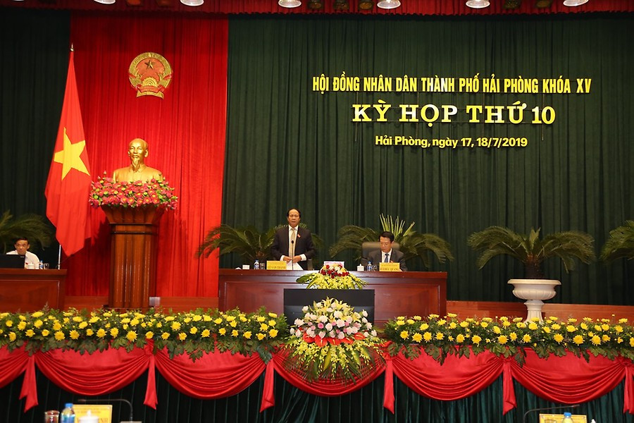 Chủ tịch HĐND thành phố Lê Văn Thành điều hành phiên chất vấn và trả lời chất vấn Chủ tịch HĐND thành phố Lê Văn Thành điều hành phiên chất vấn và trả lời chất vấn