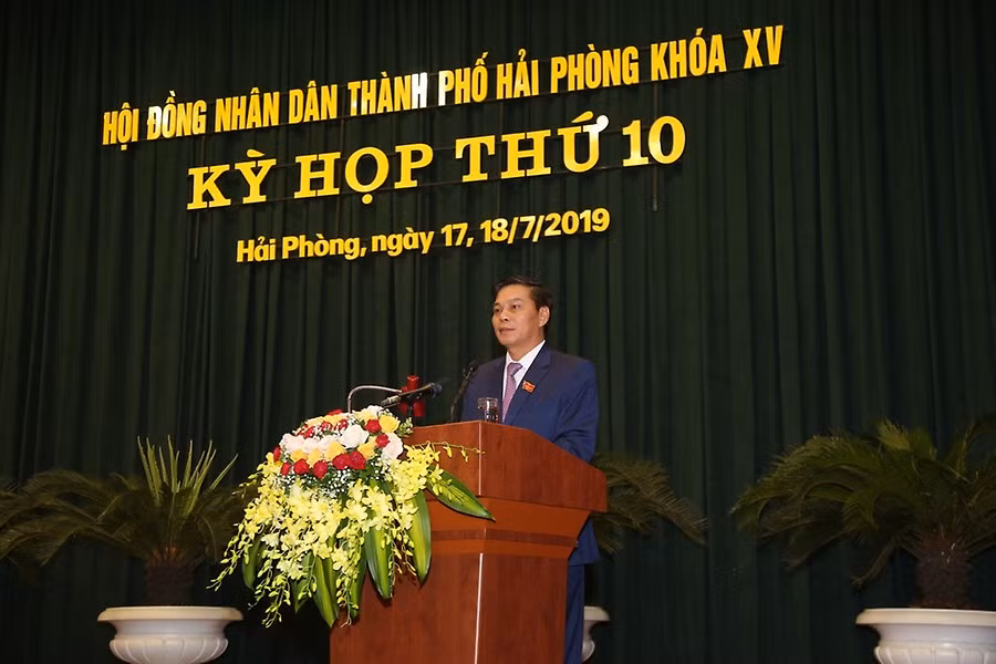 Chủ tịch UBND thành phố Nguyễn Văn Tùng trả lời chất vấn