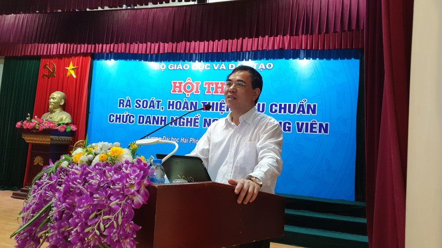 TS. Nguyễn Hải Thập, Phó Cục trưởng Cục Nhà giáo và Cán bộ quản lý giáo dục phát biểu khai mạc tại Hội thảo TS. Nguyễn Hải Thập, Phó Cục trưởng Cục Nhà giáo và Cán bộ quản lý giáo dục phát biểu khai mạc tại Hội thảo