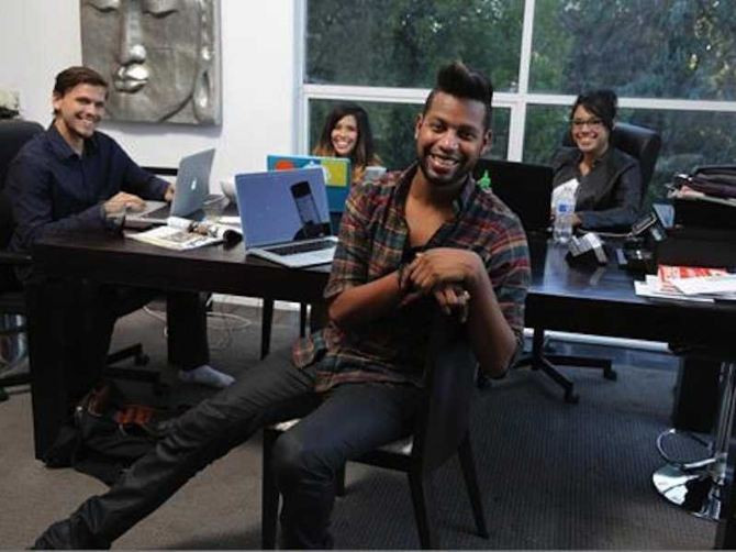 Kris Sanchez và team UberFacts