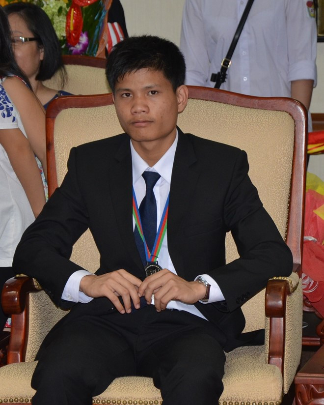 Trần Đình Hiếu (12 chuyên Hóa, trường THPT chuyên Bắc Ninh) giành huy chương Bạc Olympic Hóa học quốc tế