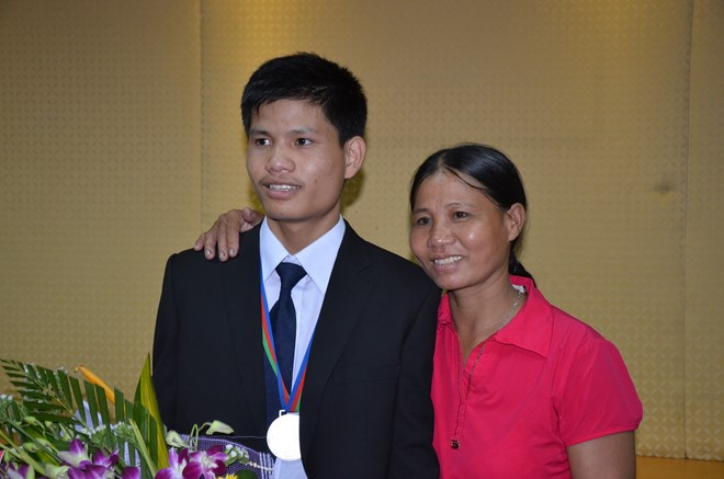 Cô Trịnh Thị Hường (mẹ của Hiếu) cho biết em là người rất tình cảm và hiếu thảo