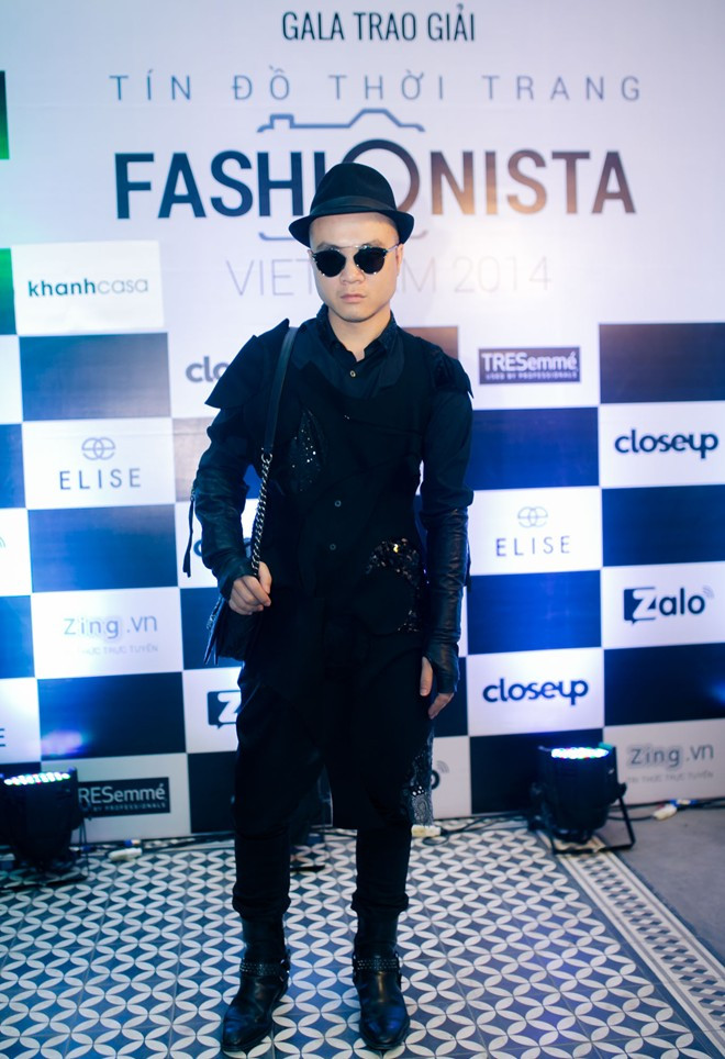 Hồ Ngọc Hà mặc gợi cảm ngồi ghế nóng Fashionista Vietnam