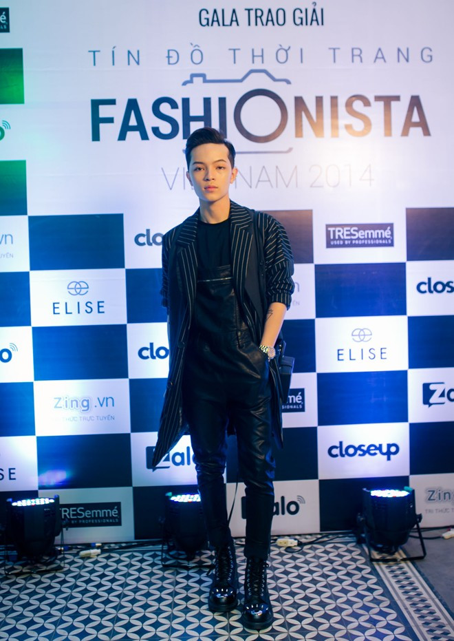 Hồ Ngọc Hà mặc gợi cảm ngồi ghế nóng Fashionista Vietnam