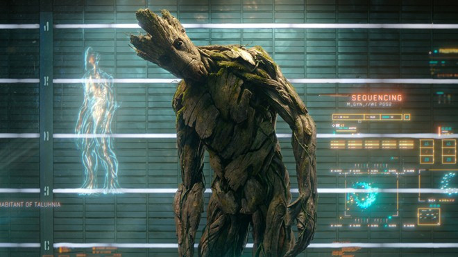 Groot trong Guardians of the Galaxy: Do tài tử Vin Diesel lồng tiếng, chỉ có vốn từ ngữ hạn chế trong ba chữ “I am Groot”, nhưng đây trở thành nhân vật được yêu thích nhất trong bom tấn siêu anh hùng ăn khách nhất Bắc Mỹ 2014, bởi những biểu cảm thú vị và tính tình dễ mến. Ở khoảnh khắc gần cuối phim, khán giả xúc động khi chứng kiến Groot bao bọc các đồng đội, với thông điệp rằng “Chúng ta là Groot”. Dù vậy, đạo diễn James Gunn đã khéo léo dàn xếp một cái kết có hậu dành cho Groot, hứa hẹn sự trở lại của nhân vật này trong tương lai qua cảnh phim ngay trước phần credits. 10 cái chết màn ảnh khiến người xem khắc khoải nhất 2014