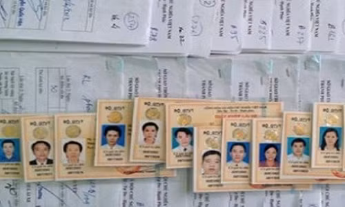 Từ 1/1/2015, người ngực lép vẫn được phép lái xe