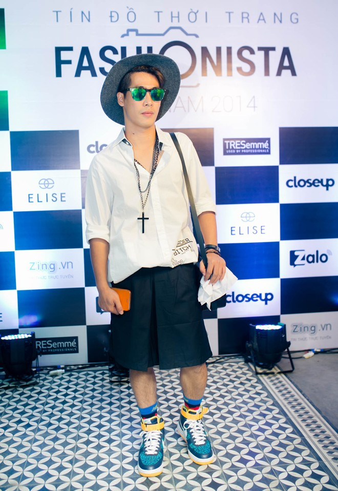 Hồ Ngọc Hà mặc gợi cảm ngồi ghế nóng Fashionista Vietnam