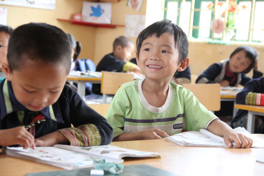 Giáo viên cần tìm ra các phương pháp dạy học nhằm thu hút học sinh tham gia vào bài học. Giáo viên cần tìm ra các phương pháp dạy học nhằm thu hút học sinh tham gia vào bài học.