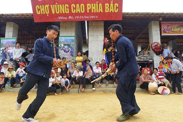 Các hoạt động tham quan, trải nghiệm phiên chợ vùng cao tại làng gặp khó vì đại dịch.