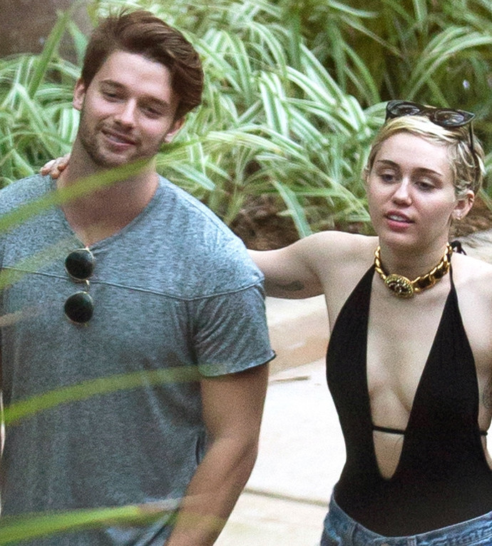 Mối tình Miley Cyrus và bạn trai mới cũng đang trong thời gian báo động. Mối tình Miley Cyrus và bạn trai mới cũng đang trong thời gian báo động.