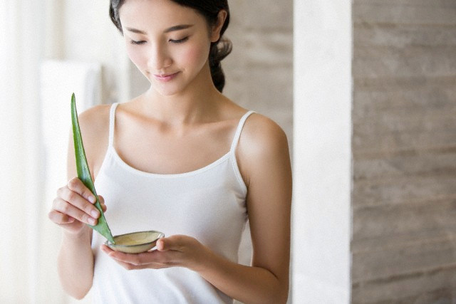 Cô mong muốn "lột xác" để có thể đứng trước mặt anh ta mà tự tin ngẩng cao đầu (Ảnh minh họa).
