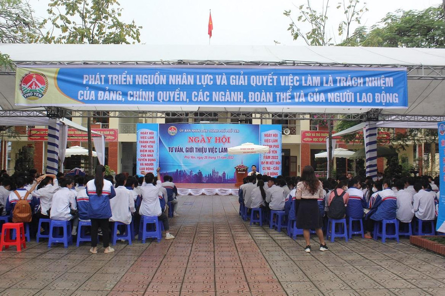 Ngày hội tư vấn, giới thiệu việc làm tại trường THPT Bắc Sơn, TP Phổ Yên, tỉnh Thái Nguyên. Ngày hội tư vấn, giới thiệu việc làm tại trường THPT Bắc Sơn, TP Phổ Yên, tỉnh Thái Nguyên.
