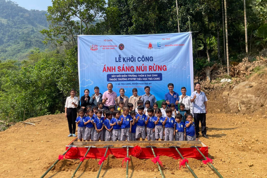 Lễ khởi công xây dựng điểm trường thôn 5 Takchai thuộc Trường PTDTBT Tiểu học Trà Cang (Nam Trà My, Quảng Nam). Ảnh: Nguyễn Trần Vỹ